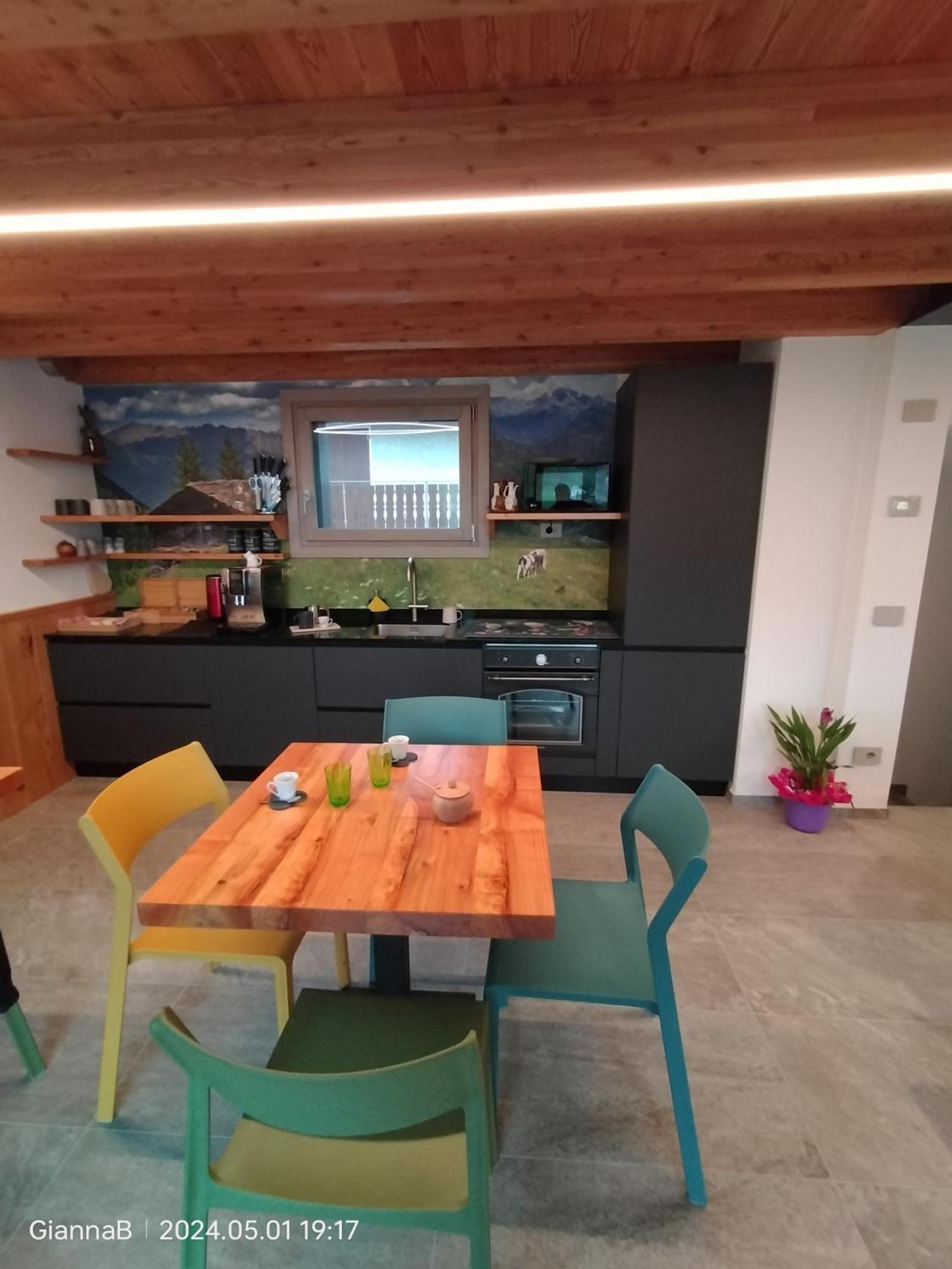 Beb Aria Di Montagna Panzió Forcola Kültér fotó